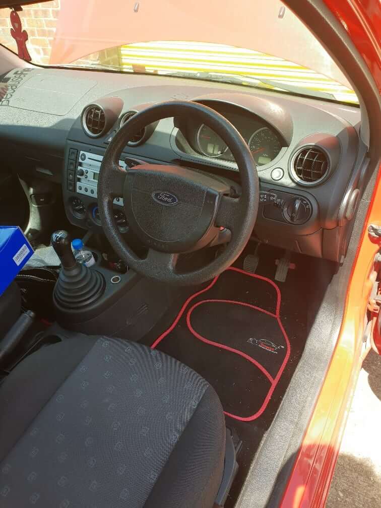 Amy’s Steering Wheel Fitment – Ford Fiesta MK5 2004 (1)