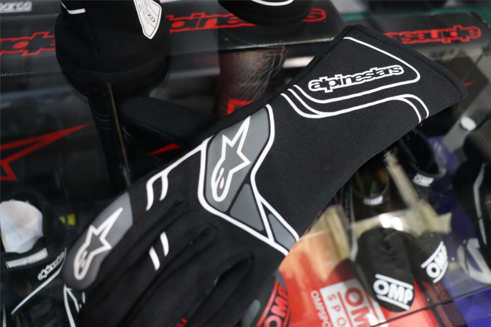 The back of a black Alpinestars Start V3 race glove with the Alpinestars logo